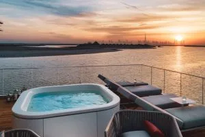 2 bedroom floating seahorse villa in heart of europe dubai the wolrd island